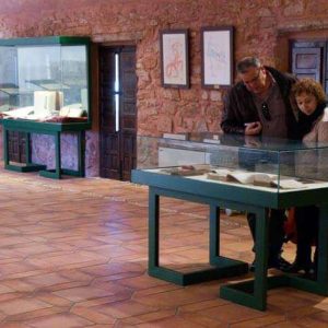 En la Casa Museo de Quevedo podemos ver documentos y objetos personales del poeta
